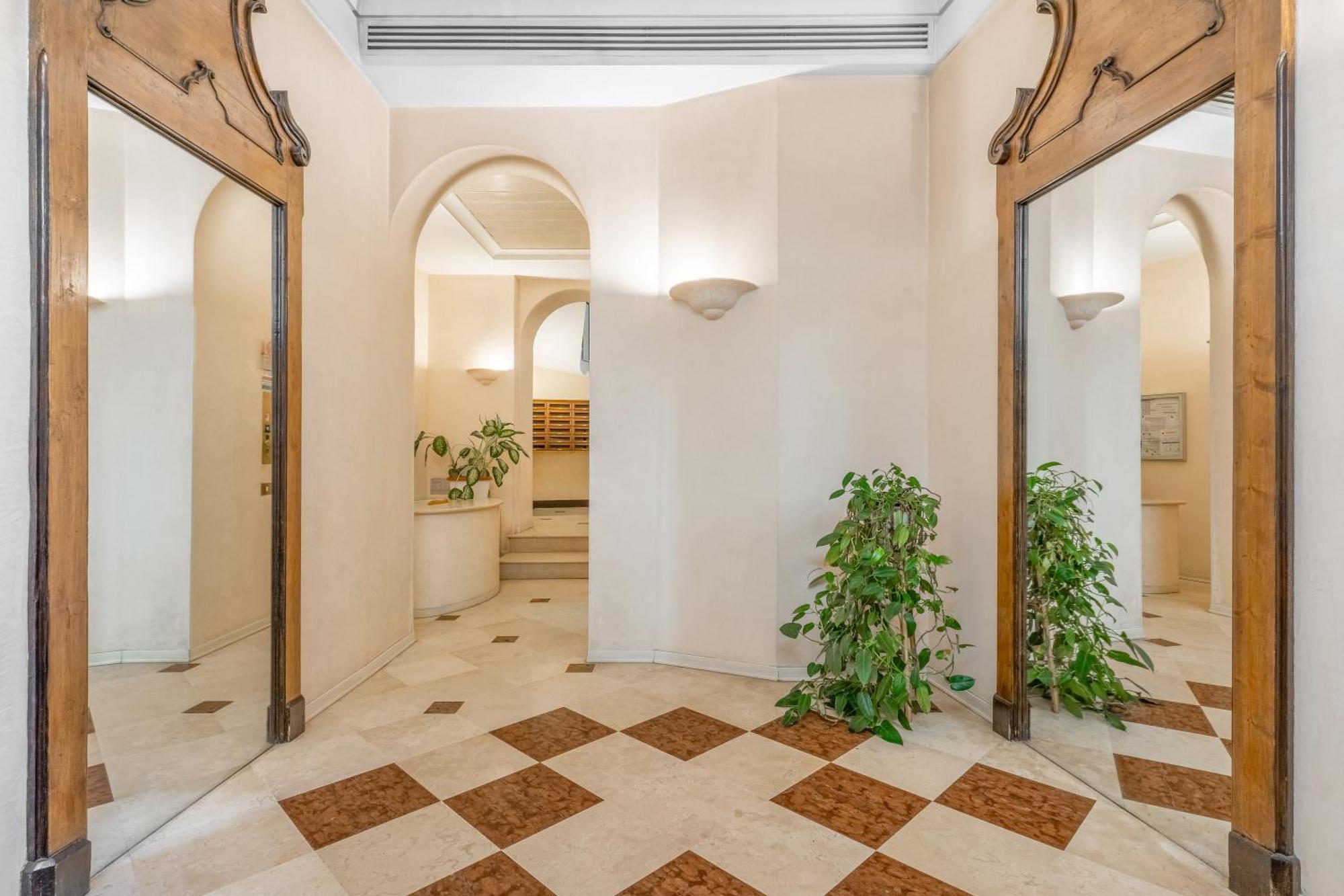 Central Luxurious Apartment Duomo A/C-Wi-Fi Free Milán Exterior foto